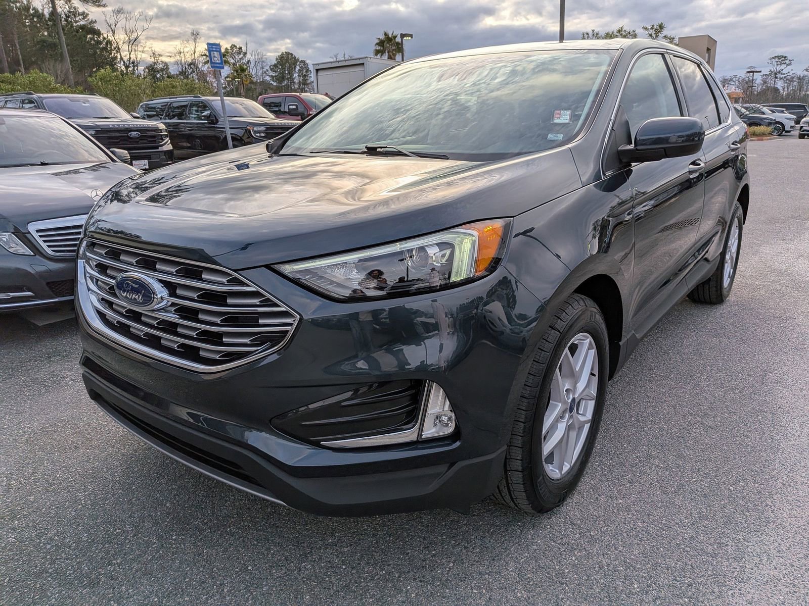 Certified 2022 Ford Edge SEL w/ Convenience Package image 9