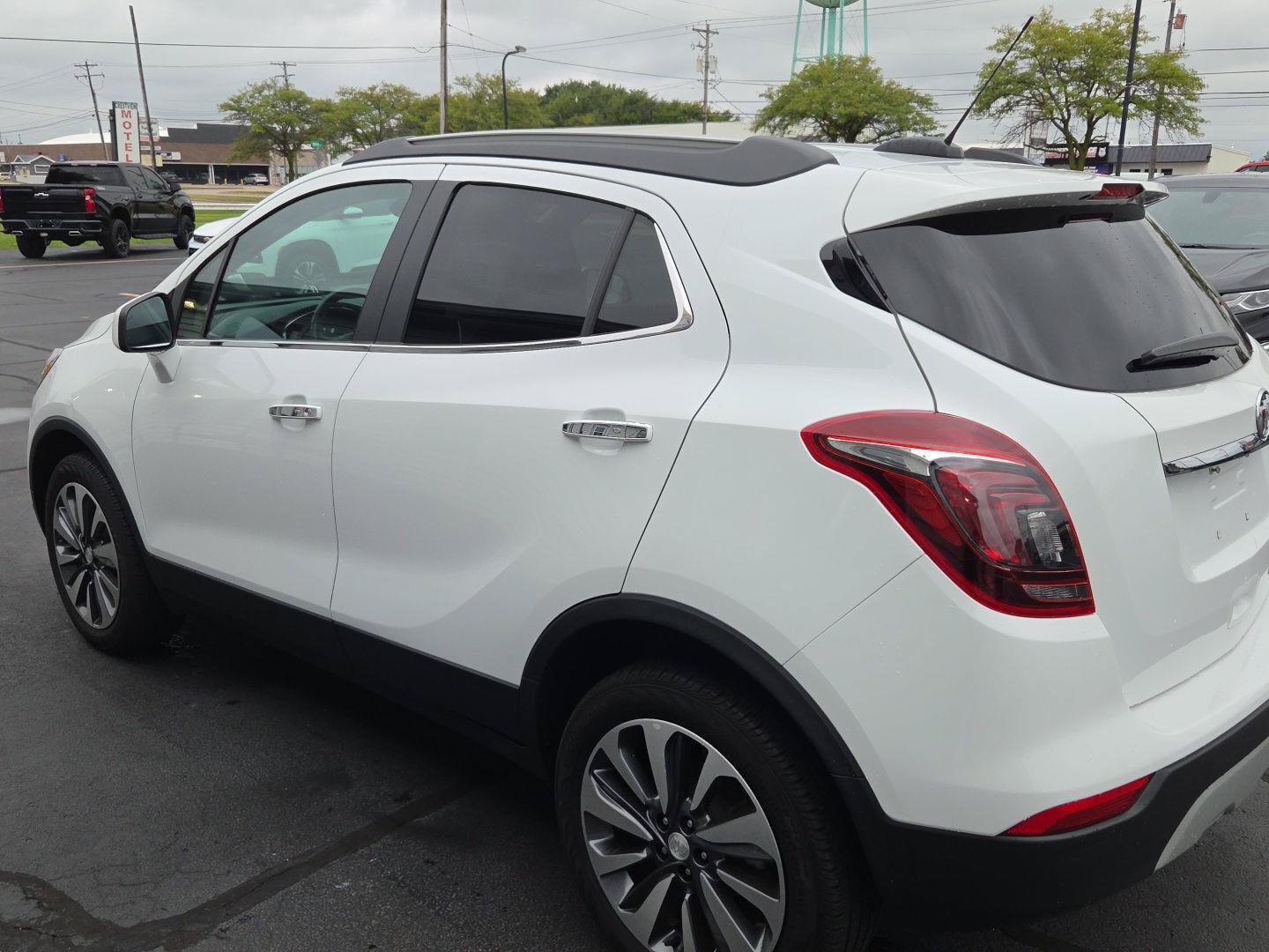 Used 2022 Buick Encore Preferred w/ Safety Package AWD/4WD image 5
