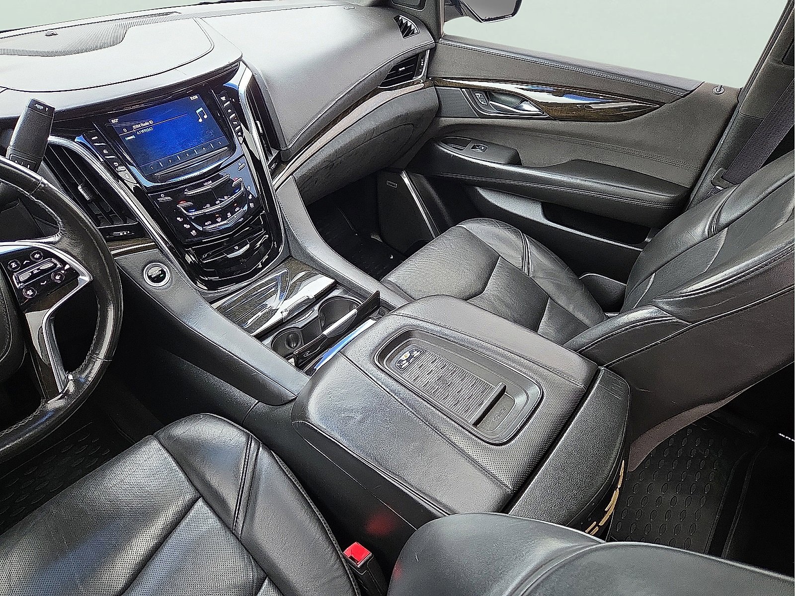 Used 2017 Cadillac Escalade Platinum image 12