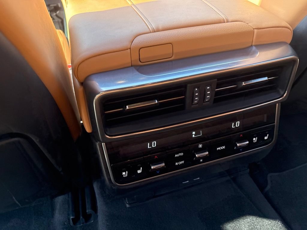 Used 2022 Lexus LX 600 4WD w/ Interior Upgrade Package image 19