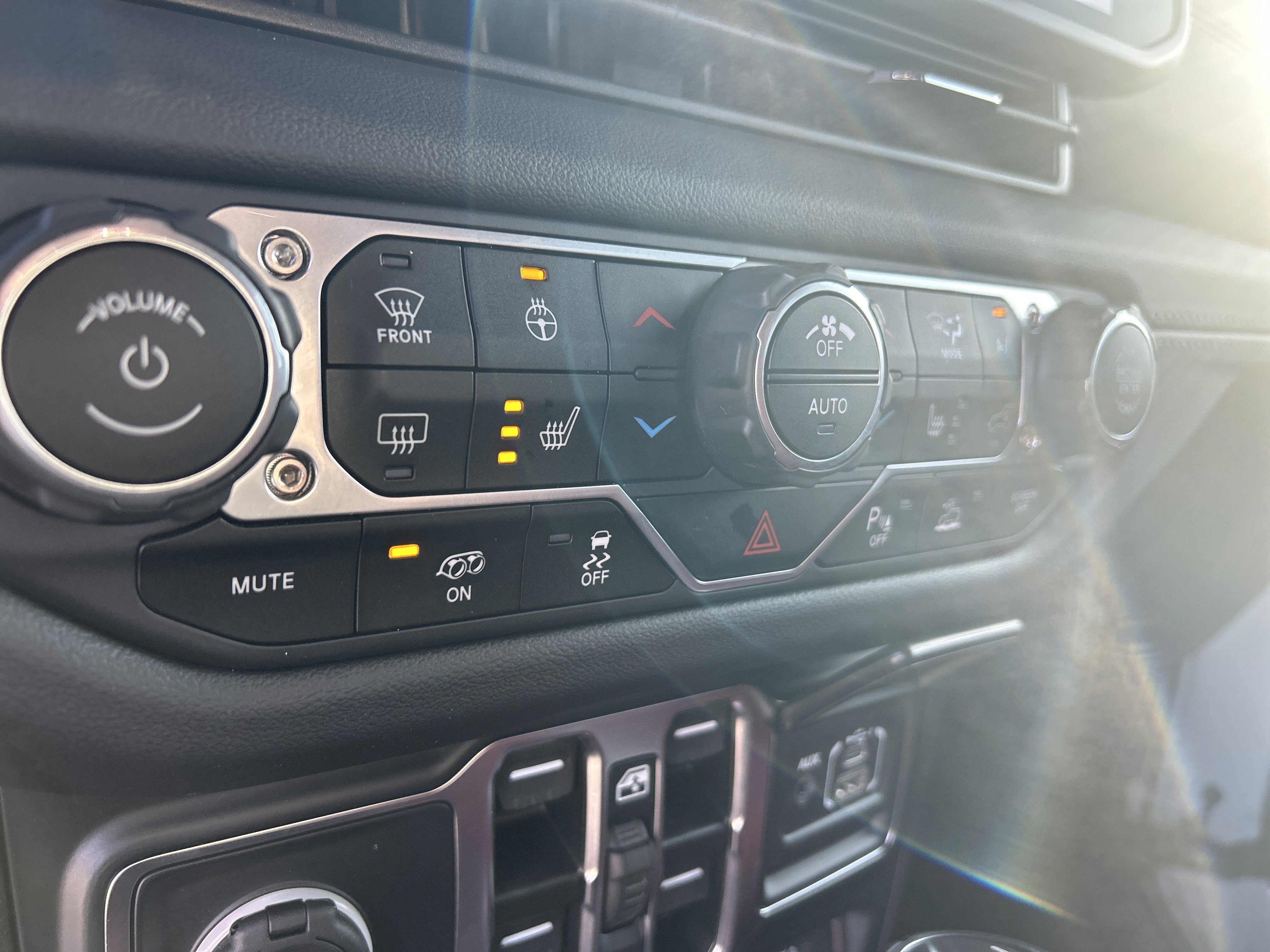 Used 2024 Jeep Wrangler Unlimited Rubicon 392 image 25