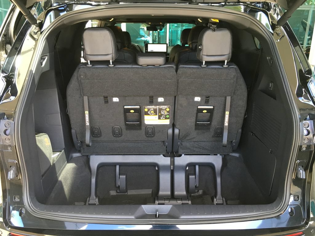 New 2026 Toyota Sienna Platinum AWD/4WD image 30