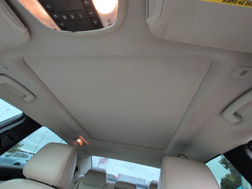 Used 2017 Chrysler 300 C RWD image 25