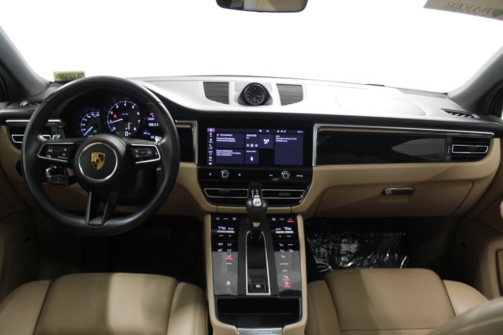 Certified 2022 Porsche Macan image 33
