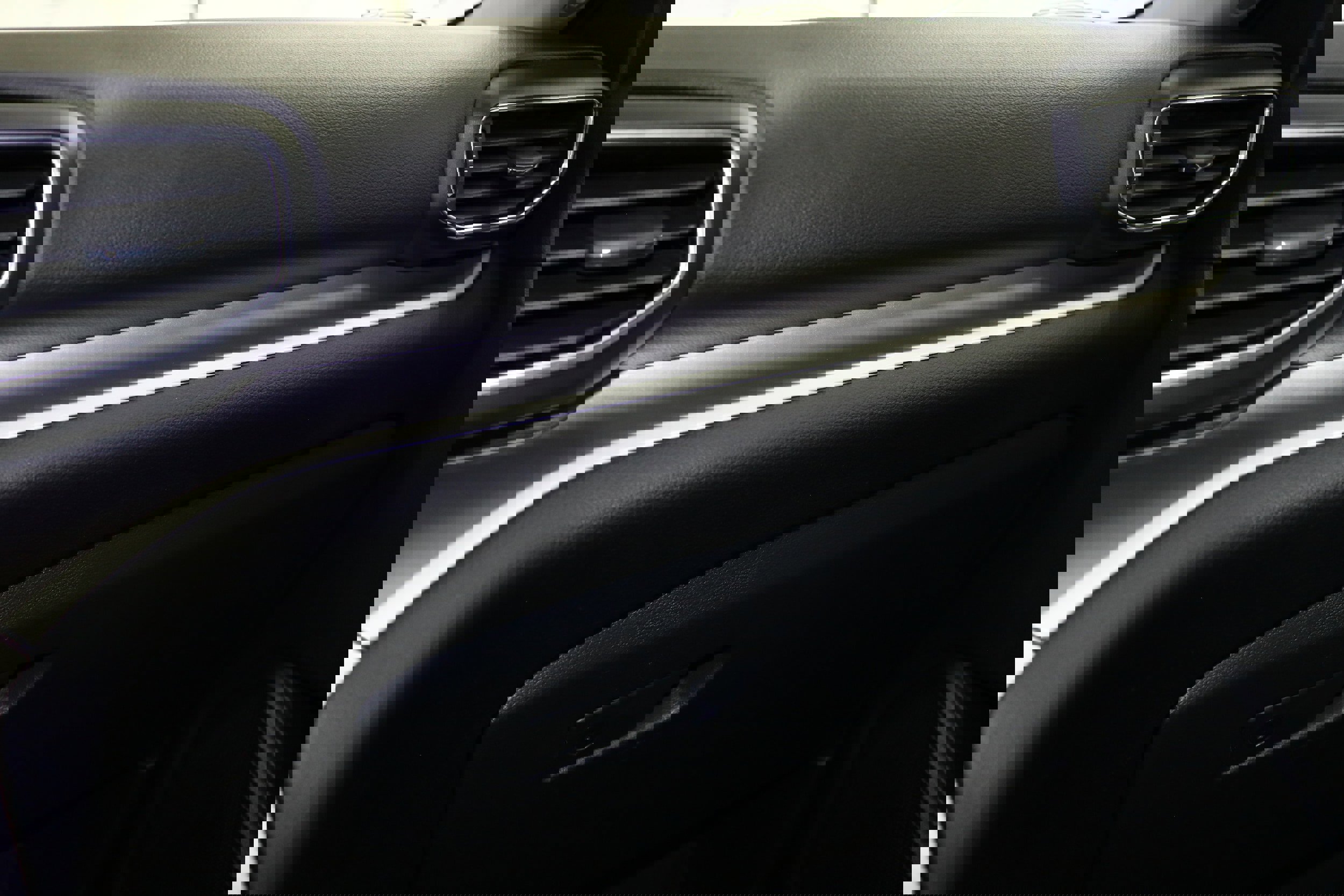 Used 2022 Ford Explorer XLT w/ Equipment Group 202A image 30