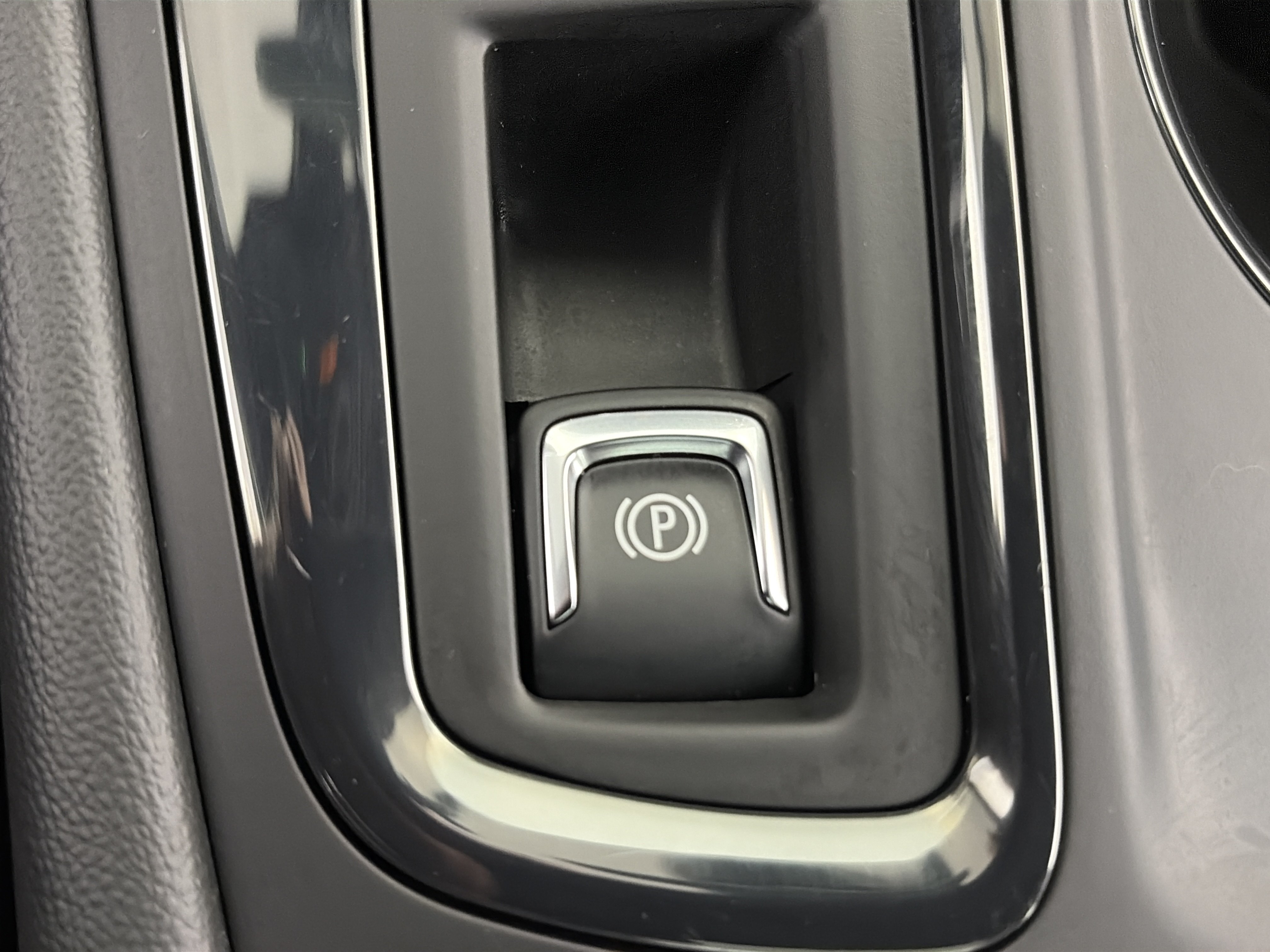 Used 2024 Chevrolet Equinox RS w/ RS Leather Package AWD/4WD image 30