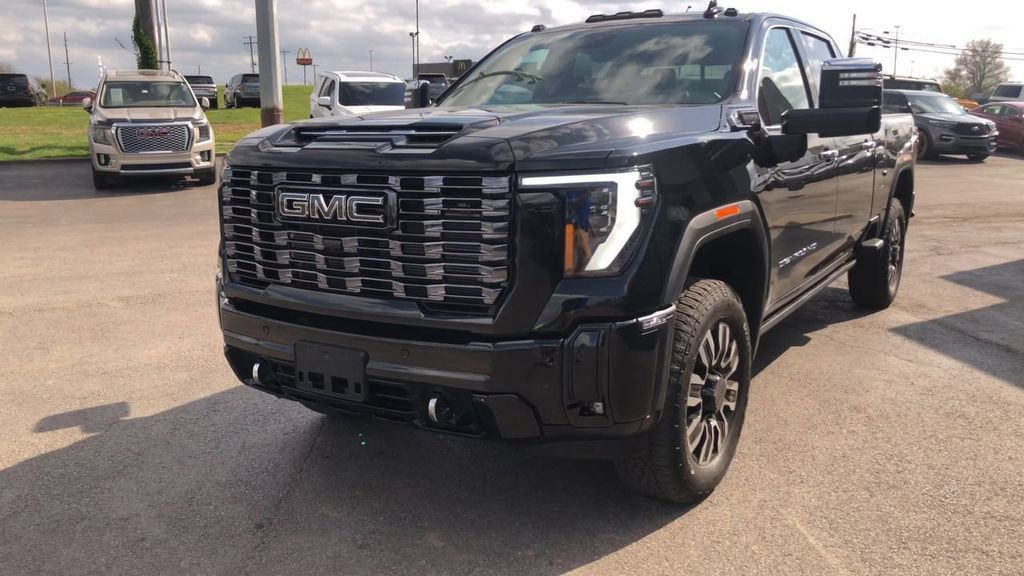 Used 2025 GMC Sierra 2500 Denali Ultimate image 2