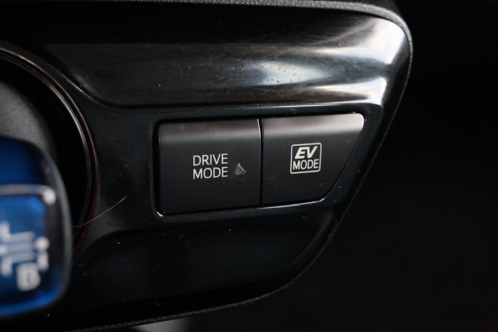 Used 2022 Toyota Prius L Eco image 22