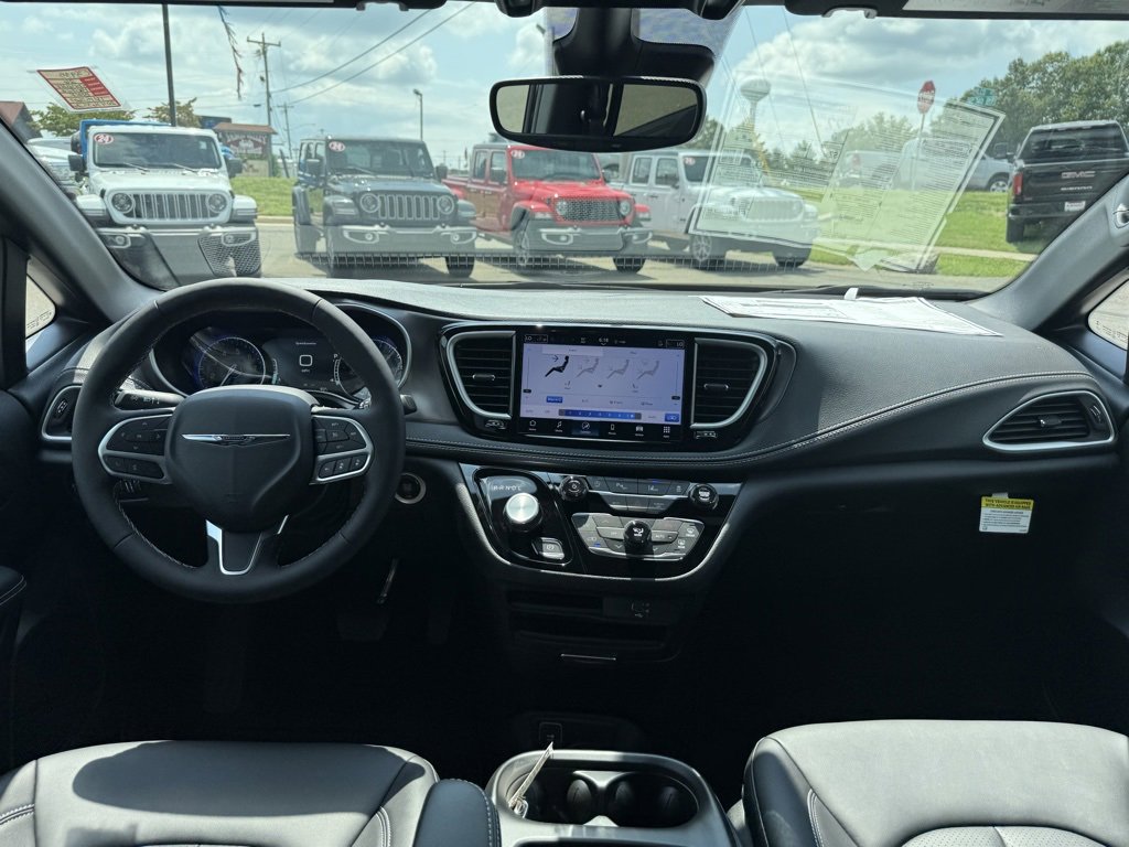 New 2026 Chrysler Pacifica Select image 43