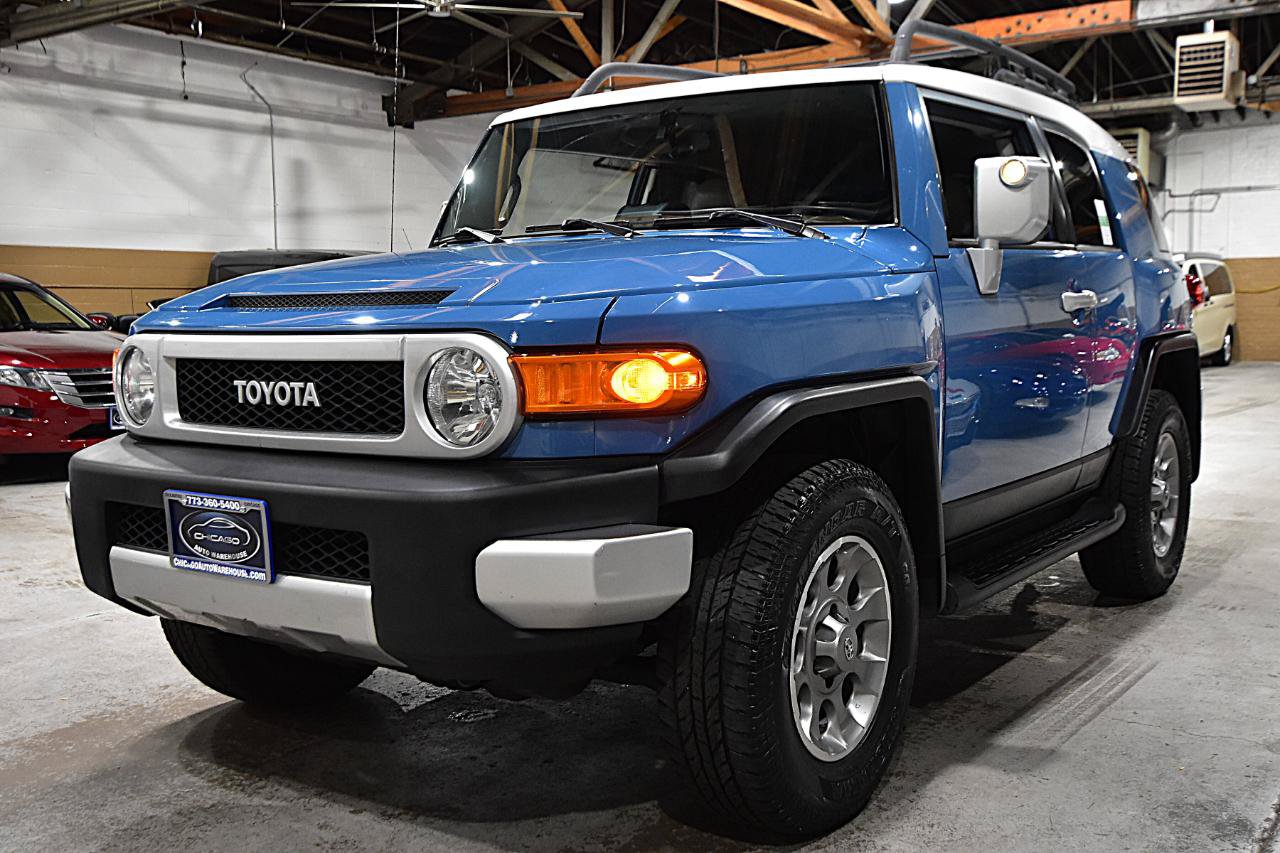 Used 2012 Toyota FJ Cruiser 4WD w/ Convenience Pkg image 3