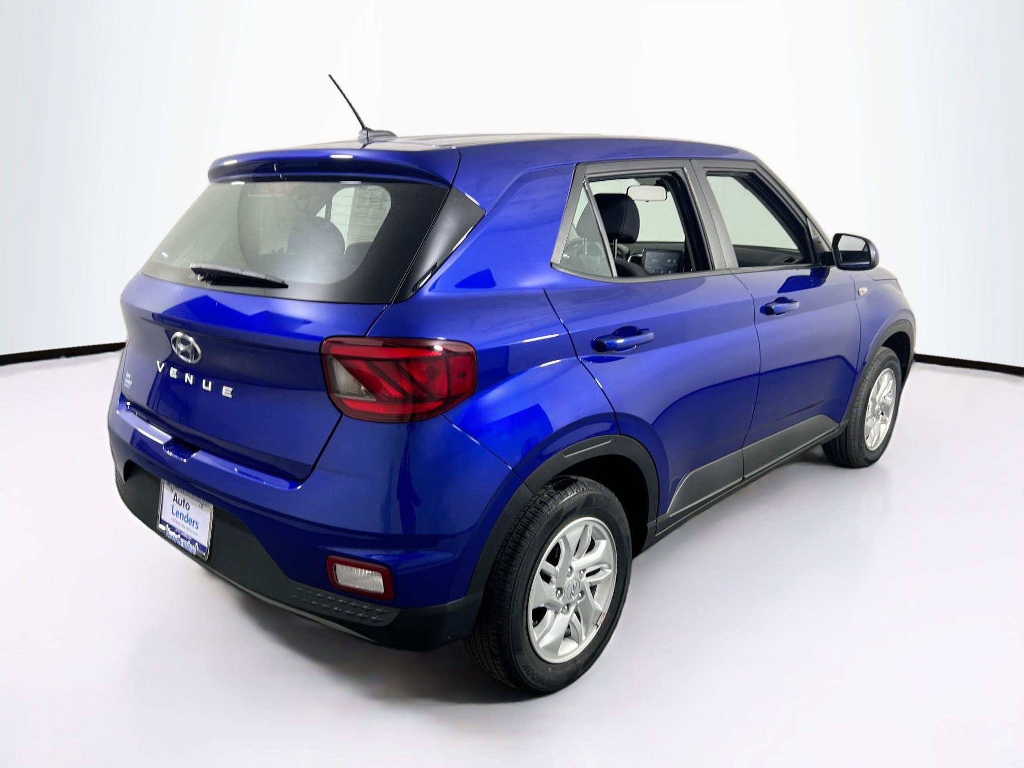 Used 2023 Hyundai Venue SE w/ Cargo Package image 5