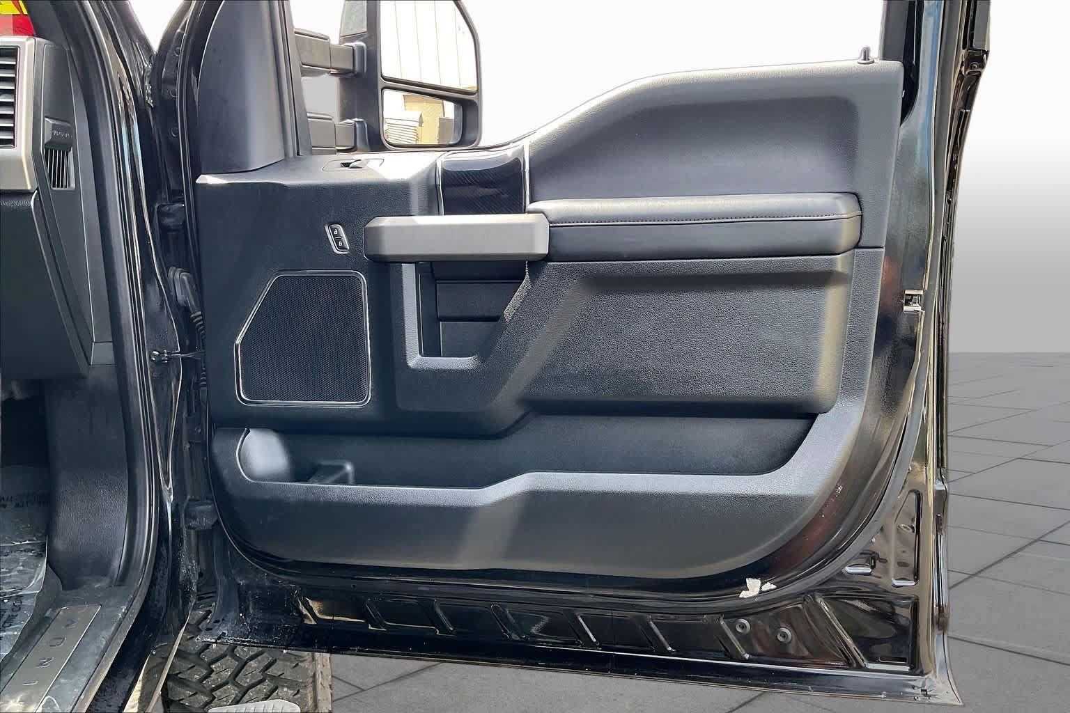 Used 2020 Ford F350 Platinum AWD/4WD image 23