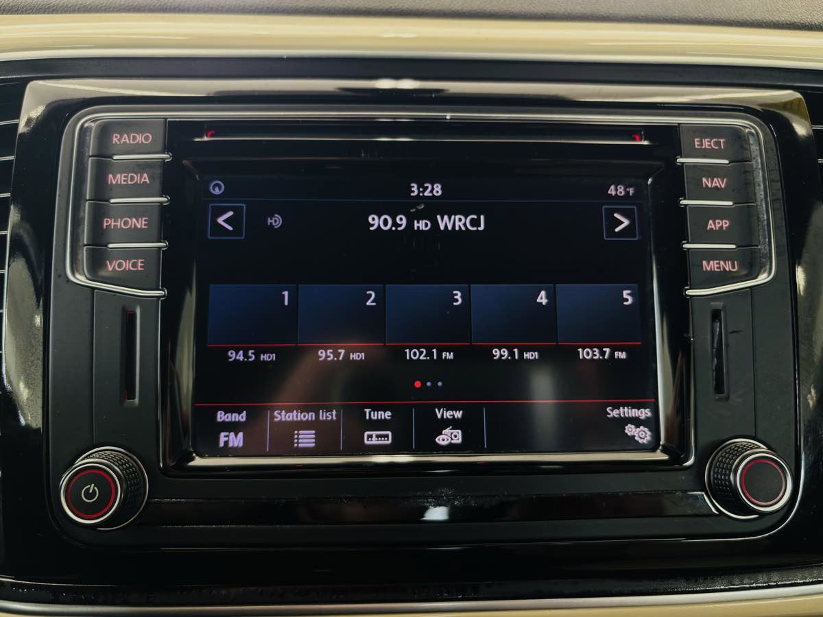 Used 2019 Volkswagen Beetle 2.0T Final Edition SEL FWD image 45