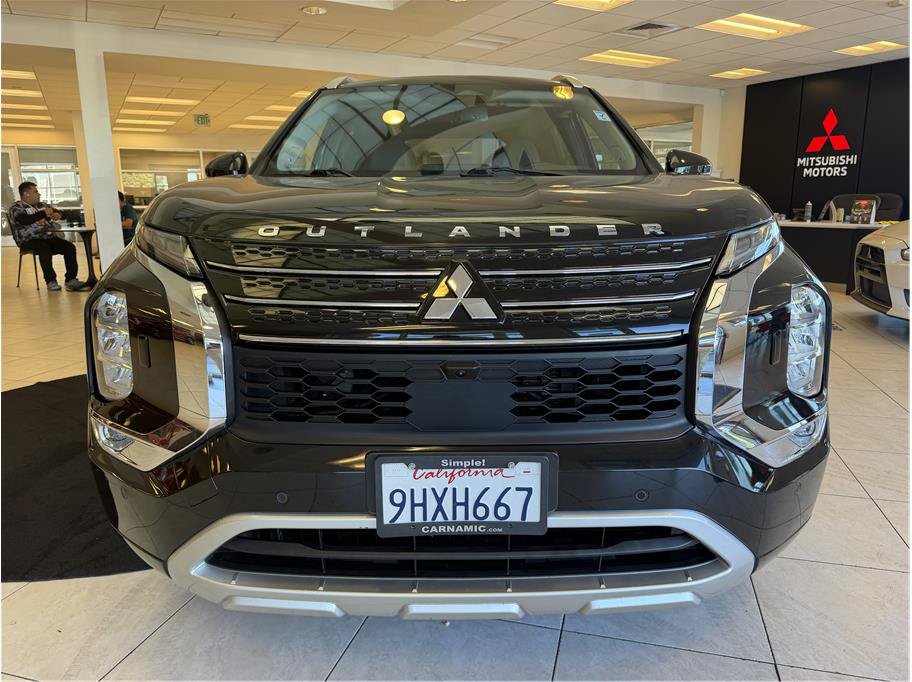Used 2023 Mitsubishi Outlander SEL AWD/4WD image 2