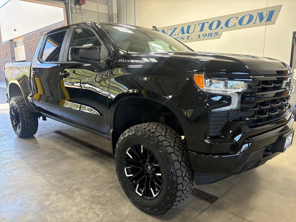 Used 2024 Chevrolet Silverado 1500 RST w/ Convenience Package II AWD/4WD image 3