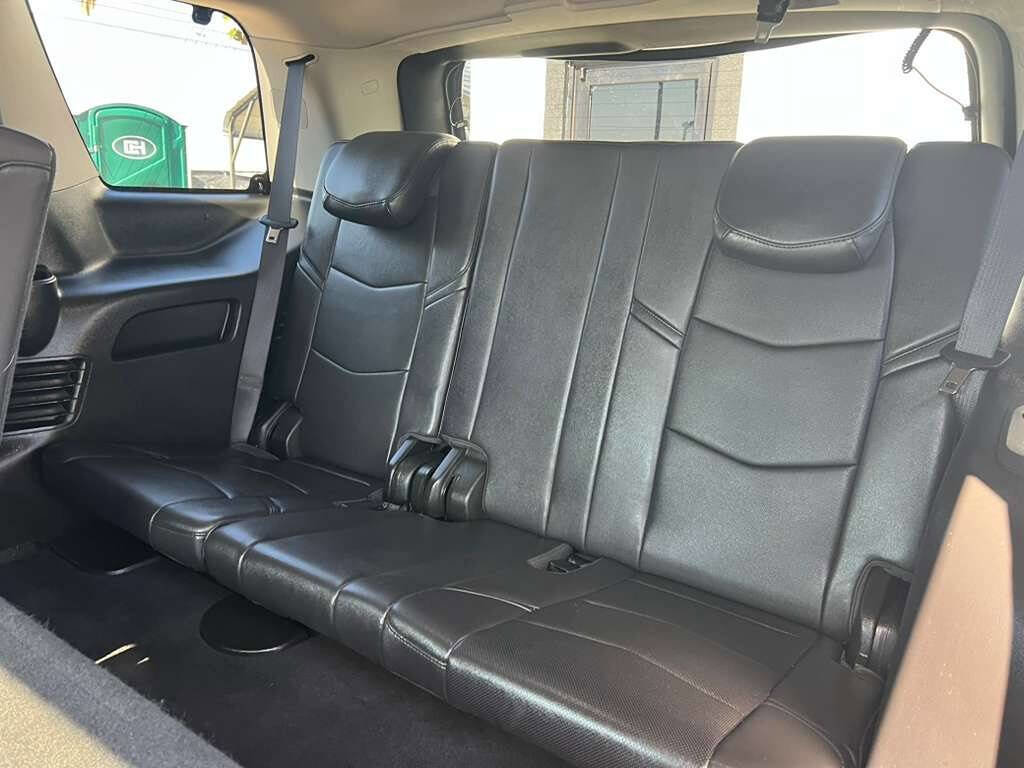 Used 2018 Cadillac Escalade Premium Luxury RWD image 18