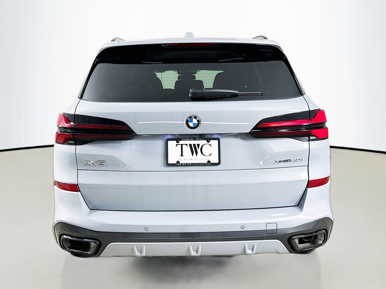 New 2026 BMW X5 xDrive40i w/ M Sport Package AWD/4WD image 6