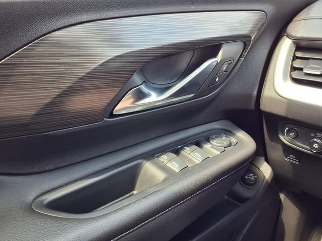 Used 2023 GMC Terrain SLE w/ Driver Convenience Package image 18