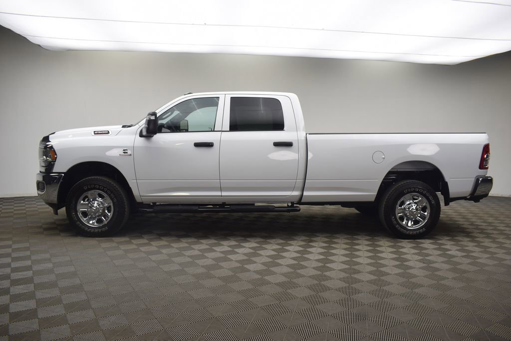 Used 2024 RAM 2500 Tradesman w/ Chrome Appearance Group image 13