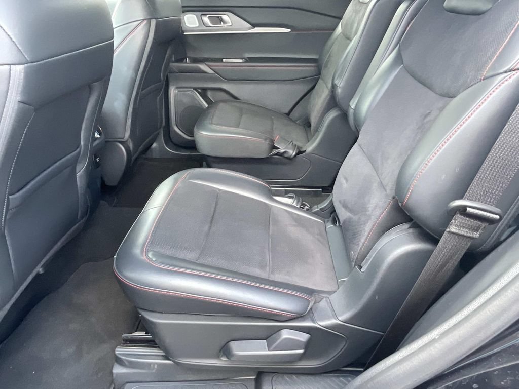 Used 2025 Ford Explorer ST AWD/4WD image 14