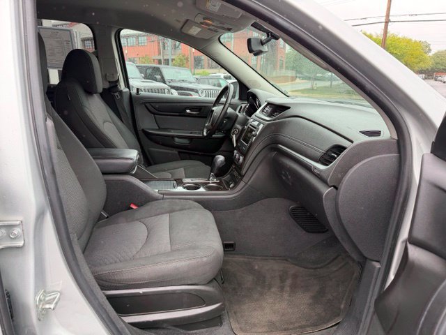 Used 2017 Chevrolet Traverse LT FWD image 28