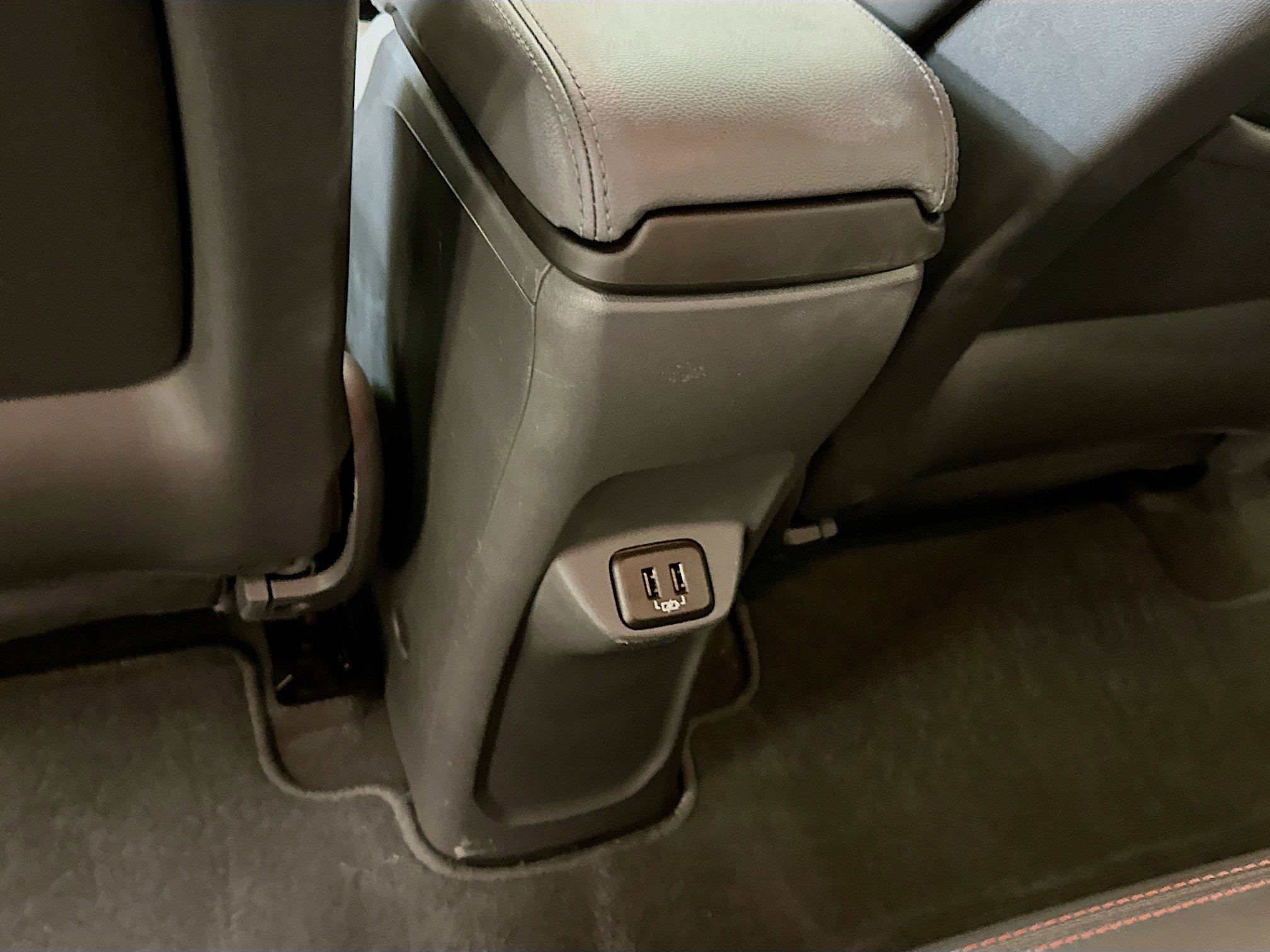 Used 2018 Chevrolet Bolt Premier w/ Driver Confidence II Package image 27