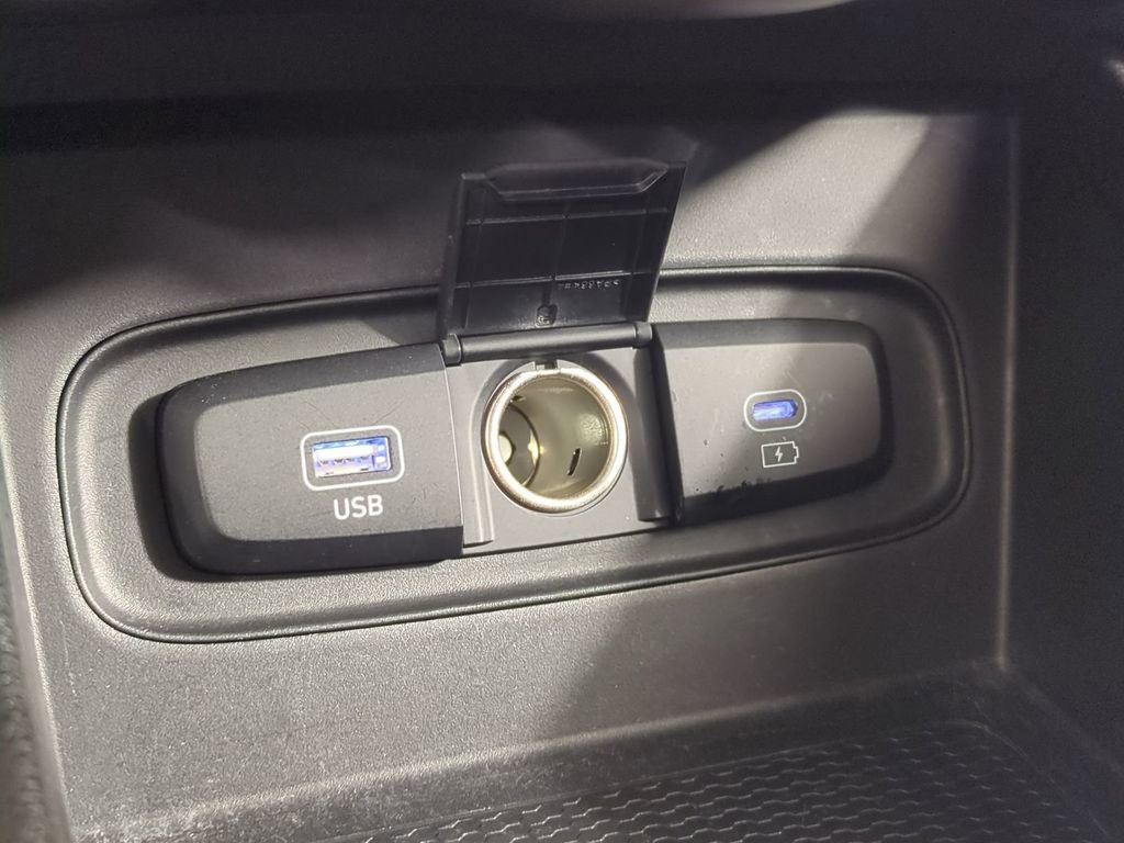 Certified 2023 Hyundai Venue SEL w/ Cargo Package image 25