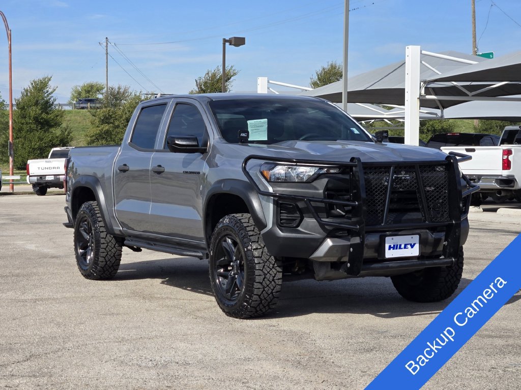 Used 2023 Chevrolet Colorado Trail Boss w/ Technology Package AWD/4WD image 3