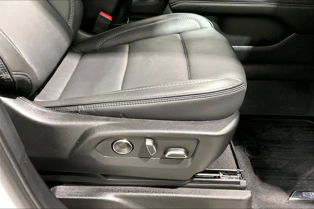 Used 2025 GMC Yukon Denali w/ Sun & Power Step Package image 40