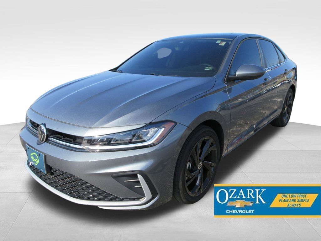 Used 2025 Volkswagen Jetta SE w/ Sunroof Package