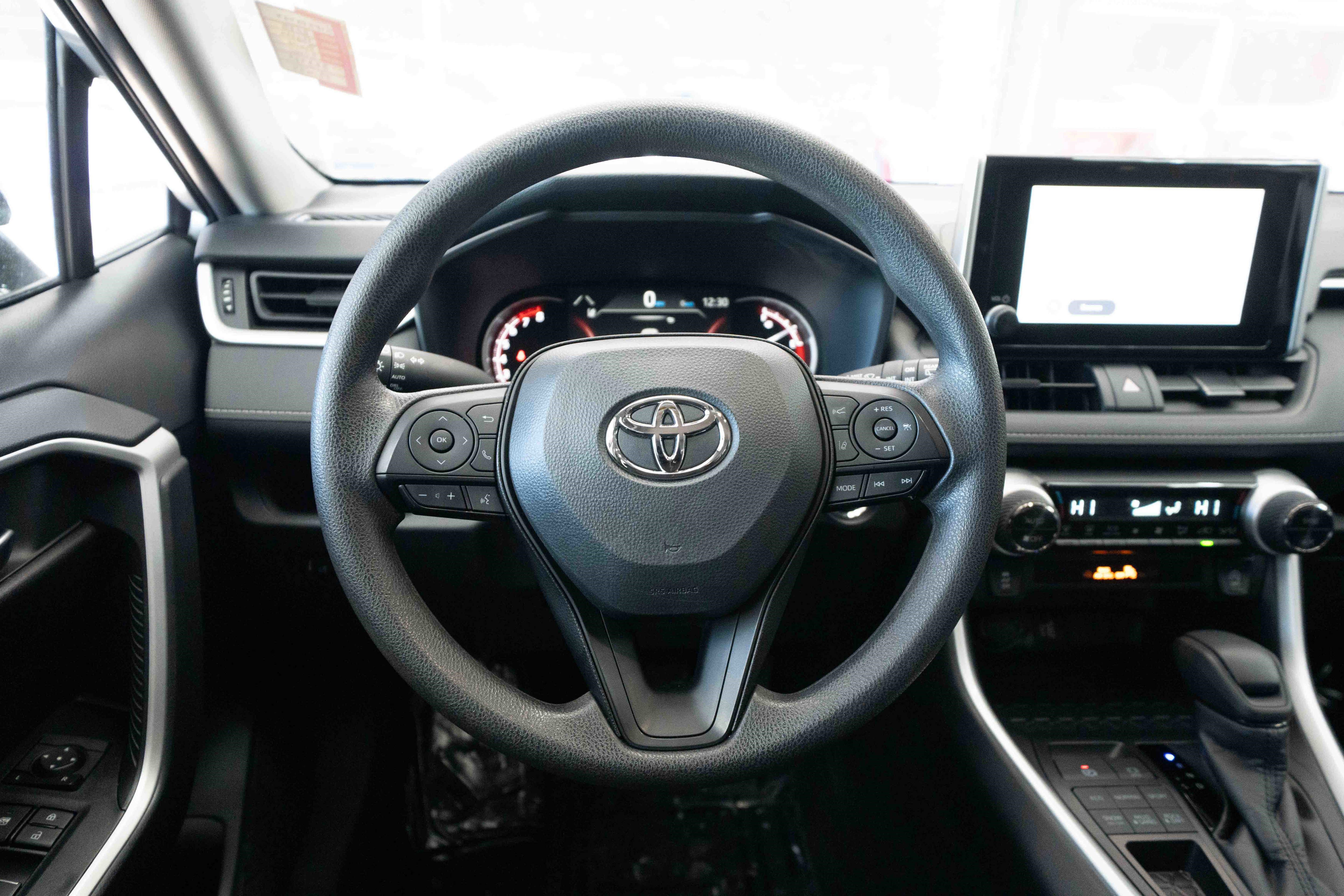 Used 2025 Toyota RAV4 XLE image 21