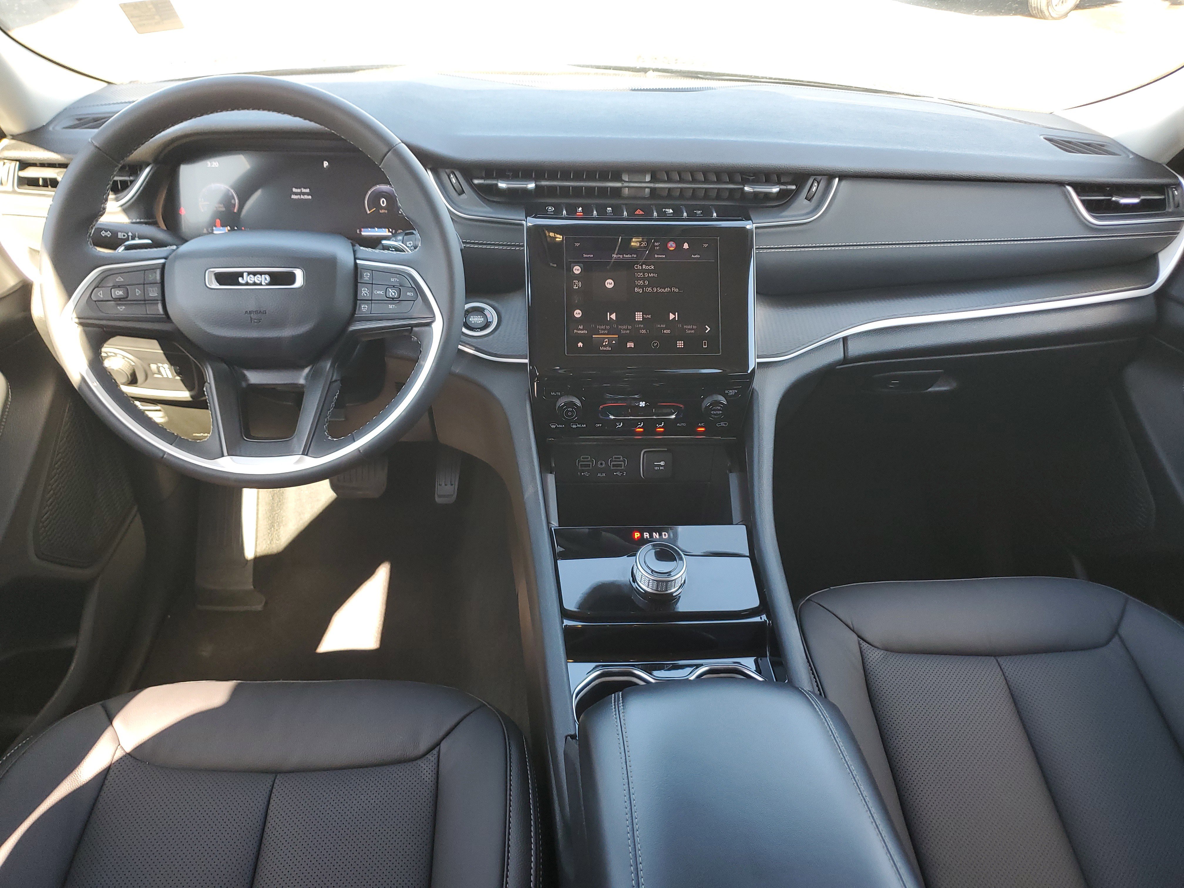 Used 2023 Jeep Grand Cherokee L Laredo image 23