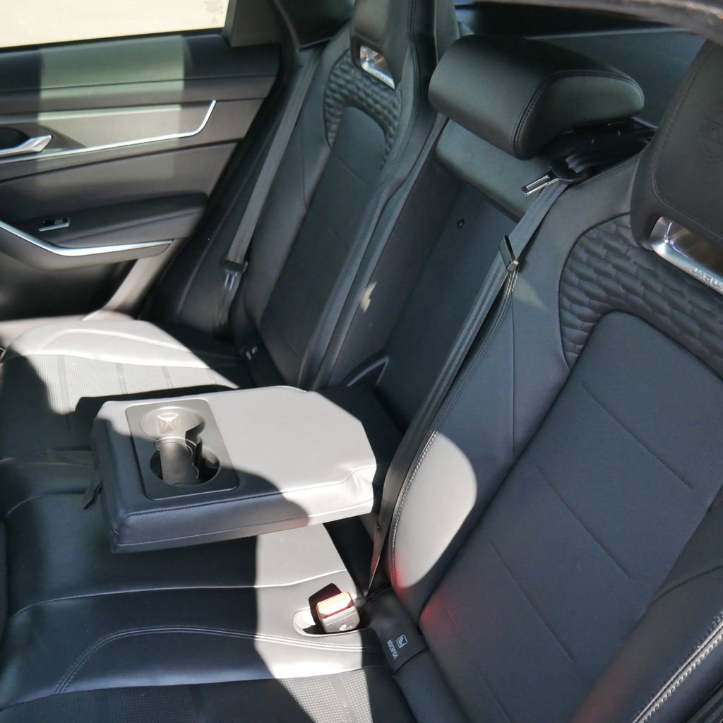 Used 2024 Jaguar F-PACE SVR image 27