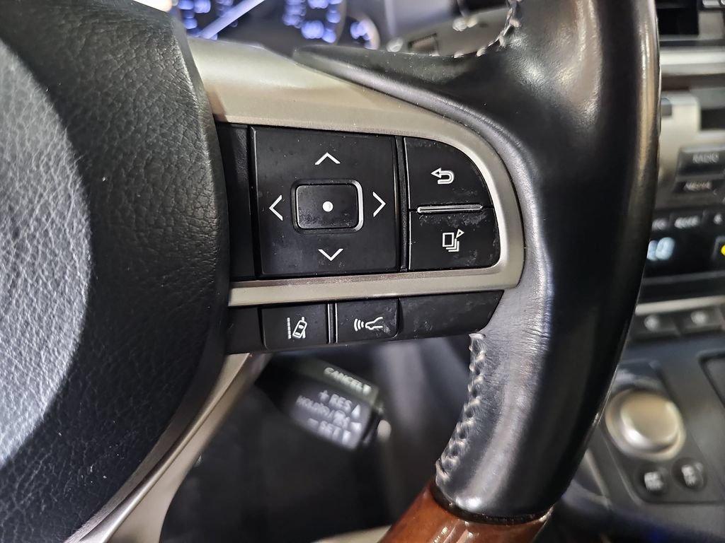 Used 2018 Lexus ES 300h w/ Luxury Package FWD image 12