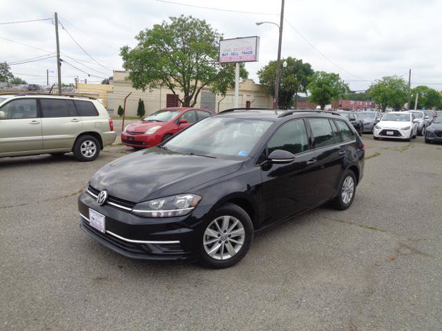 Used 2019 Volkswagen Golf S FWD image 1