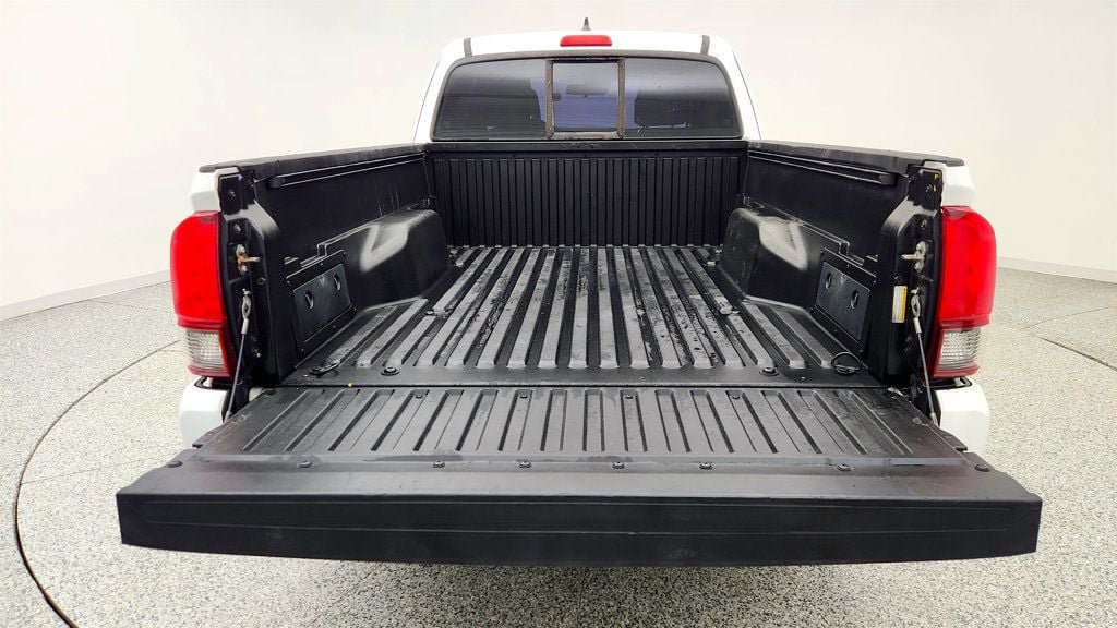Used 2018 Toyota Tacoma SR RWD image 21