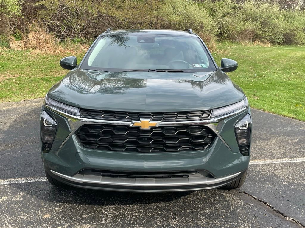 Certified 2025 Chevrolet Trax LT w/ LT Convenience Package image 8