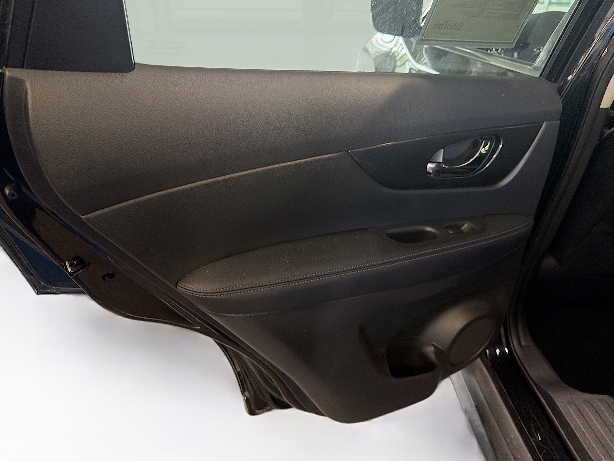 Used 2020 Nissan Rogue SV AWD/4WD image 26