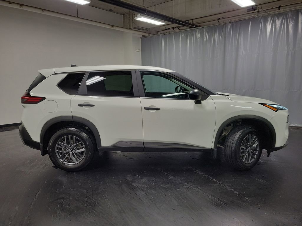 Used 2023 Nissan Rogue S FWD image 9