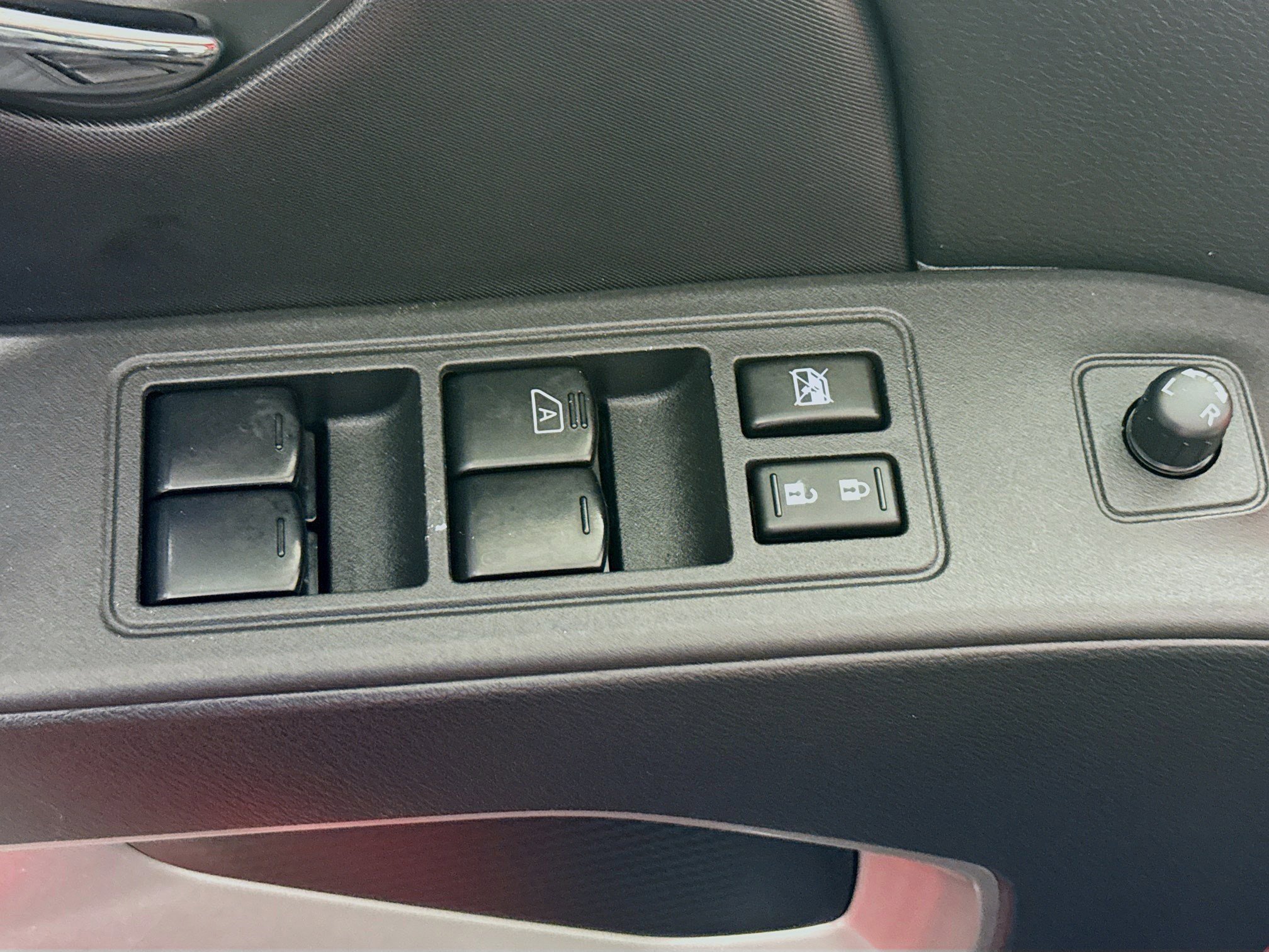 Used 2022 Nissan Frontier SV image 24