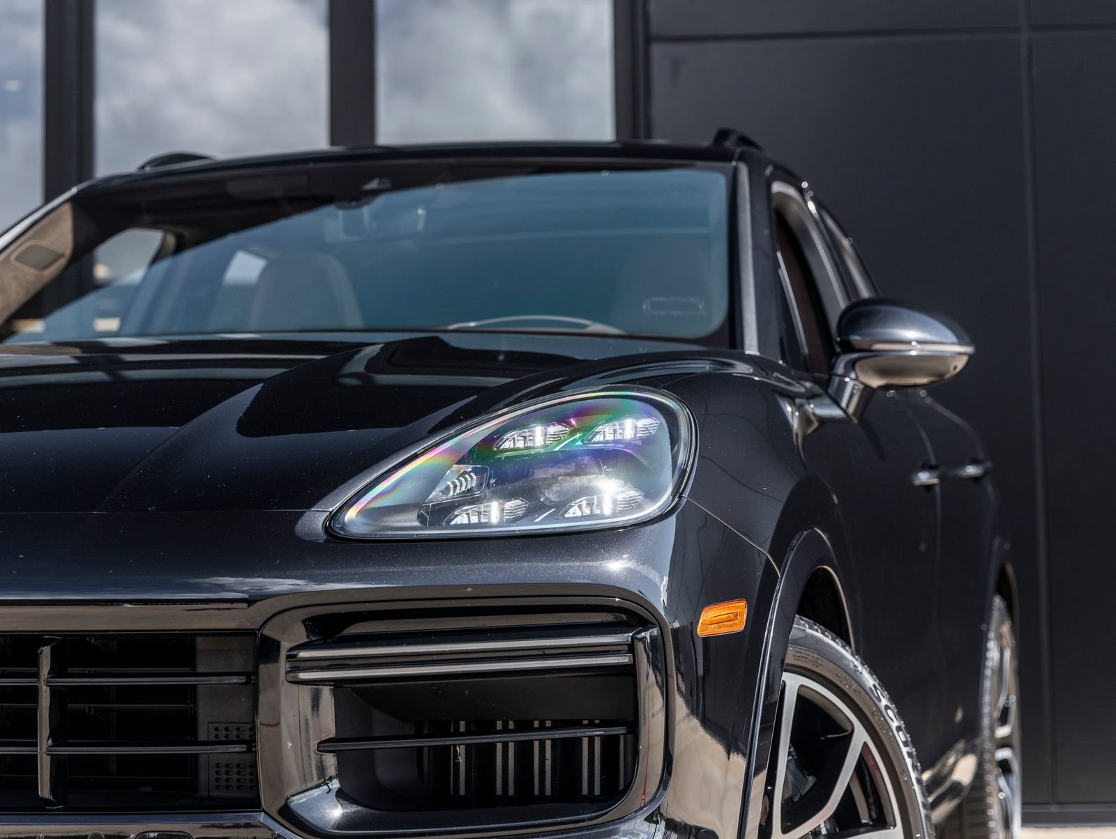 Certified 2021 Porsche Cayenne Turbo S AWD/4WD image 16