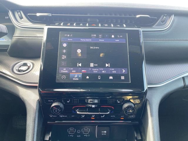 Used 2025 Jeep Grand Cherokee Altitude AWD/4WD image 13