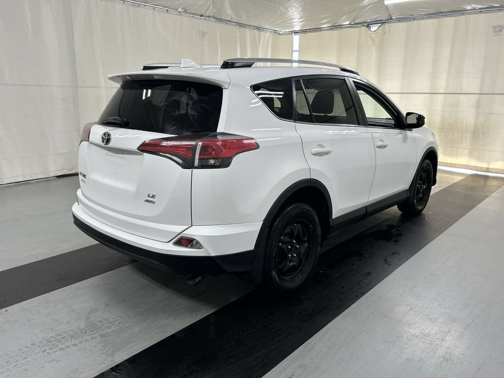 Used 2016 Toyota RAV4 LE AWD/4WD image 2