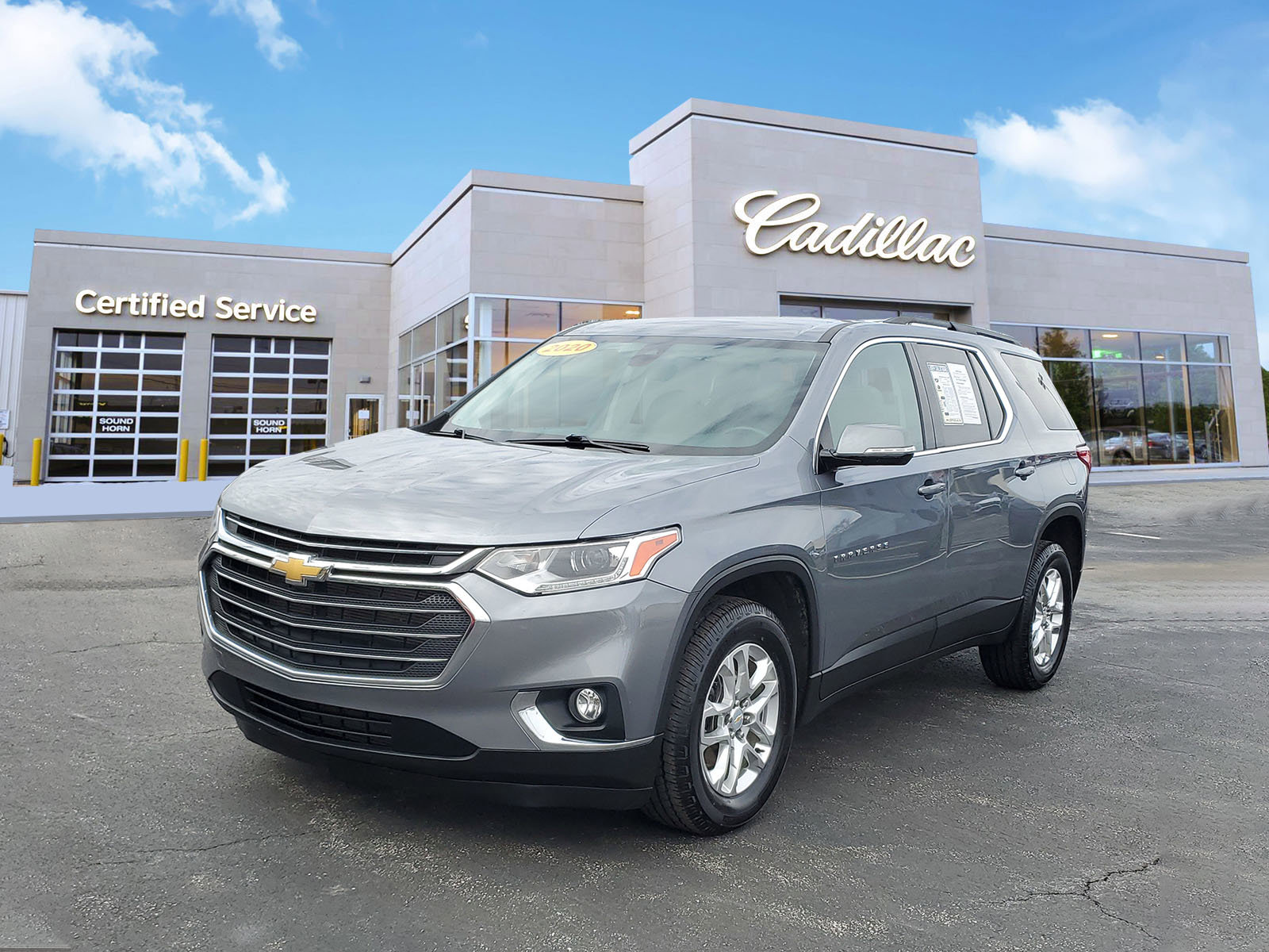 Used 2020 Chevrolet Traverse LT w/ Driver Confidence II Package image 1
