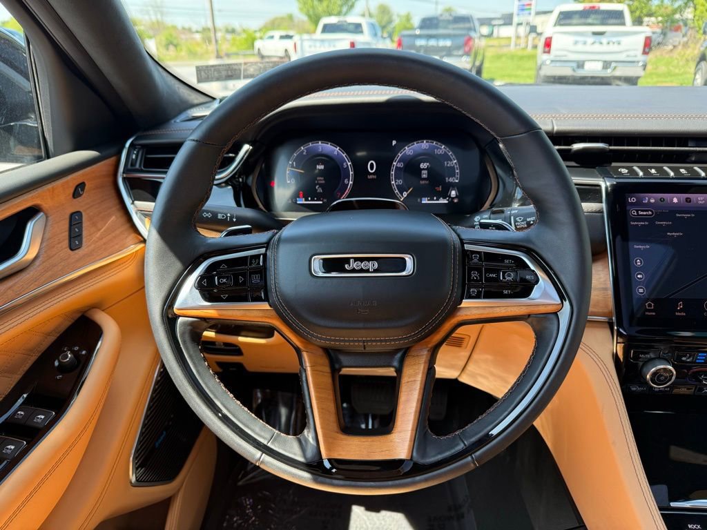Certified 2024 Jeep Grand Cherokee Summit AWD/4WD image 16