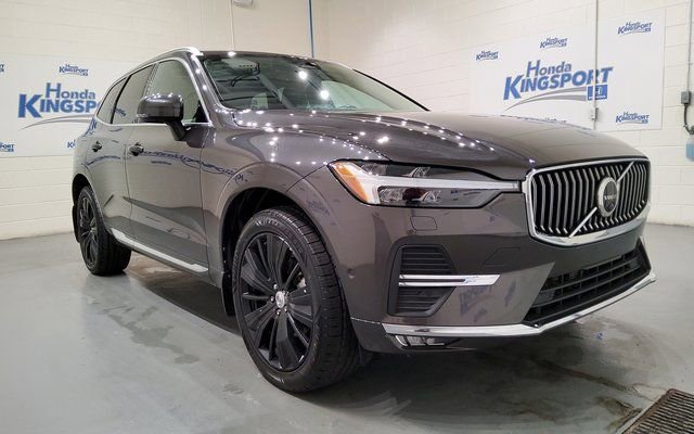 Used 2022 Volvo XC60 B5 Inscription w/ Advanced Package image 2