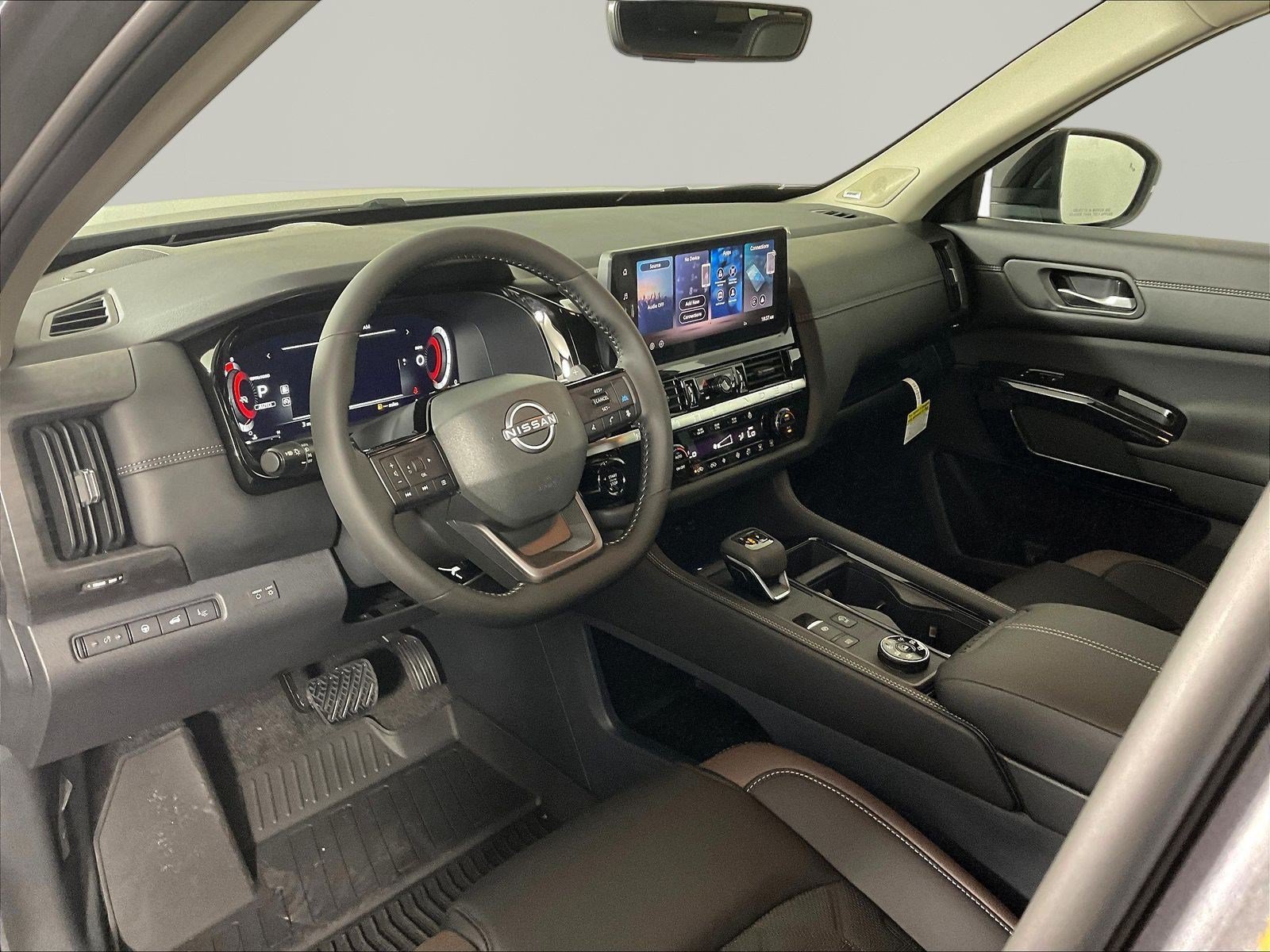 New 2026 Nissan Pathfinder Platinum AWD/4WD image 16