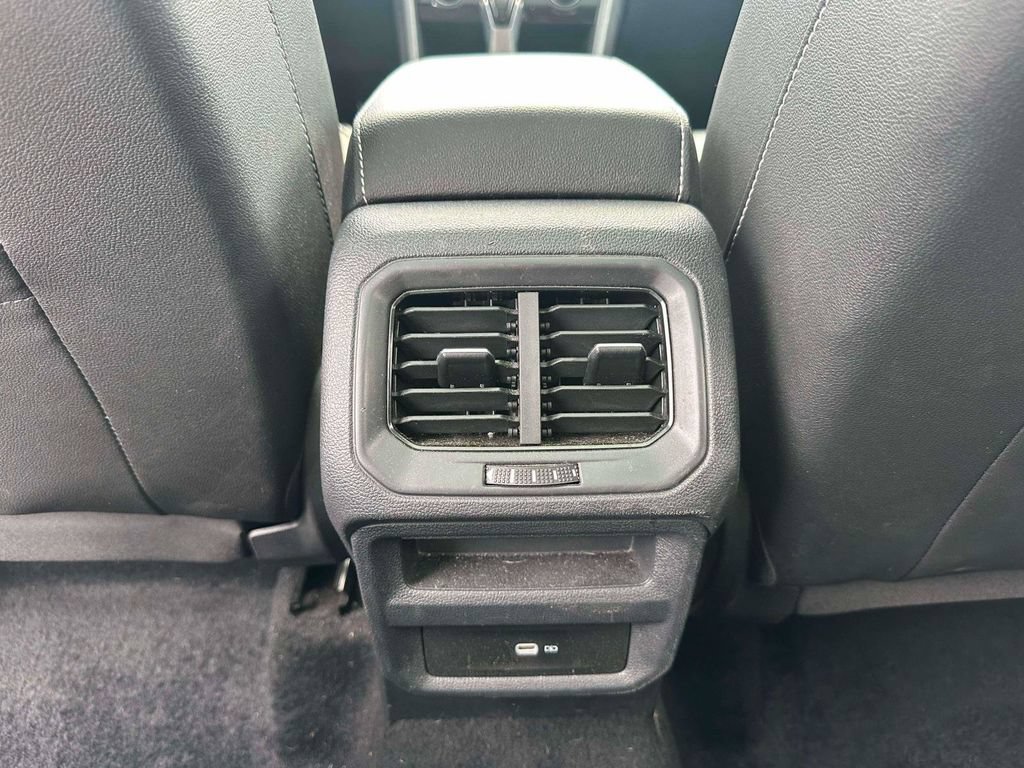 Used 2023 Volkswagen Taos SE w/ Panoramic Sunroof Package AWD/4WD image 12