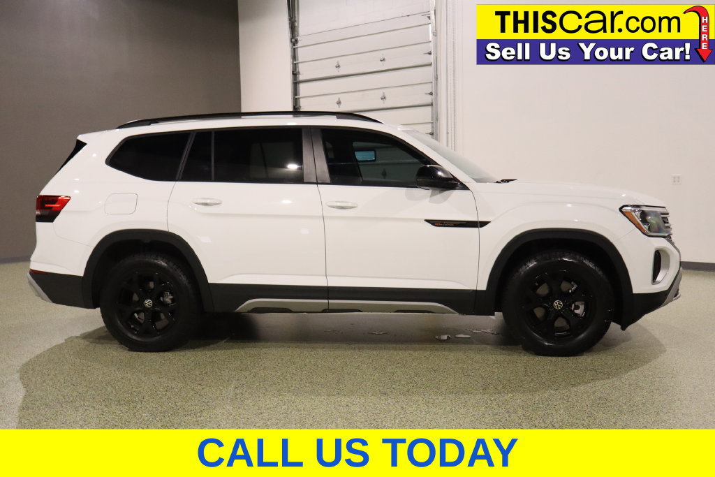 Used 2025 Volkswagen Atlas Peak Edition SE AWD/4WD image 10