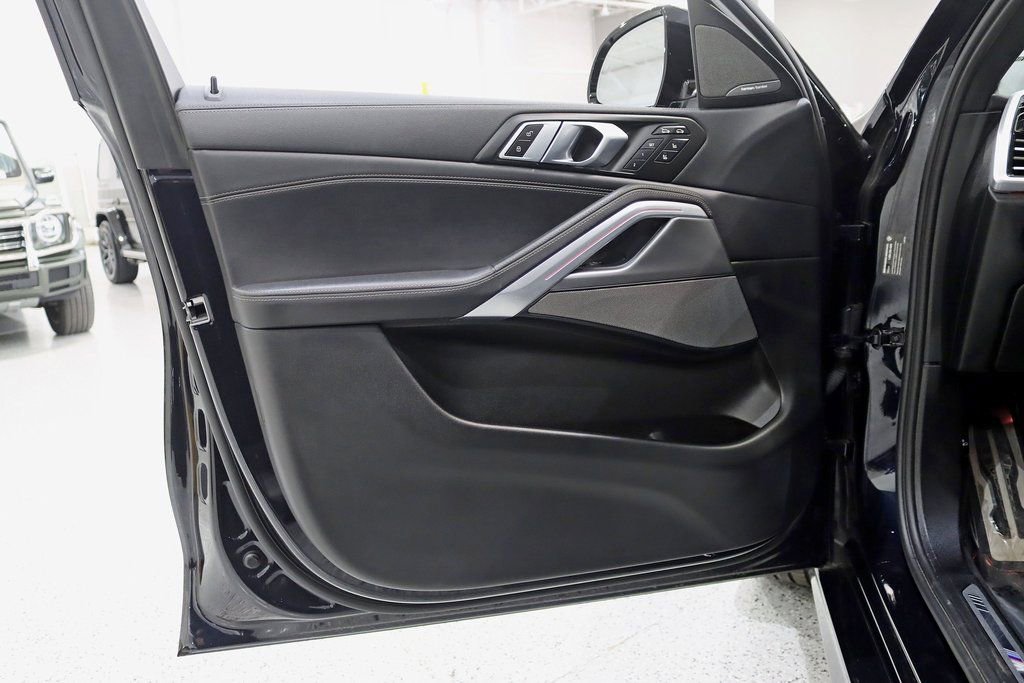 Used 2023 BMW X6 xDrive40i w/ Executive Package image 37